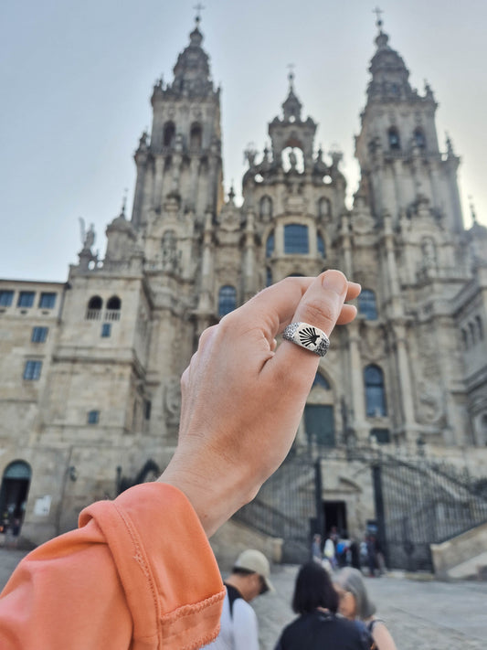 Camino Signet Ring