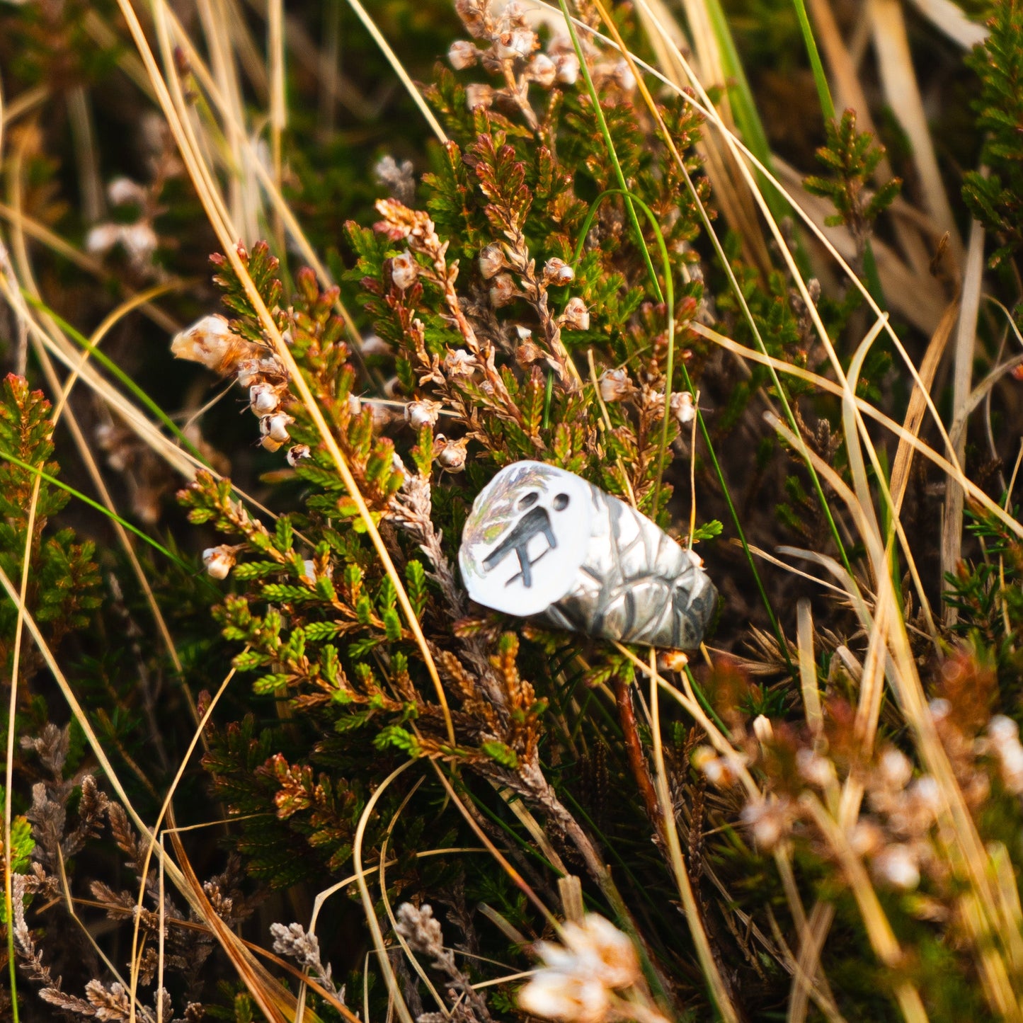 Slí Signet Ring